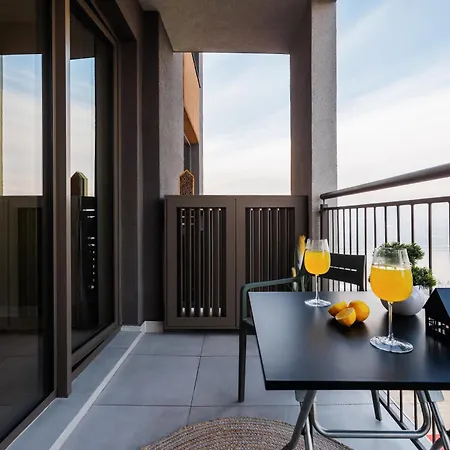 Wf Sky Charm With Terraces & Billiard