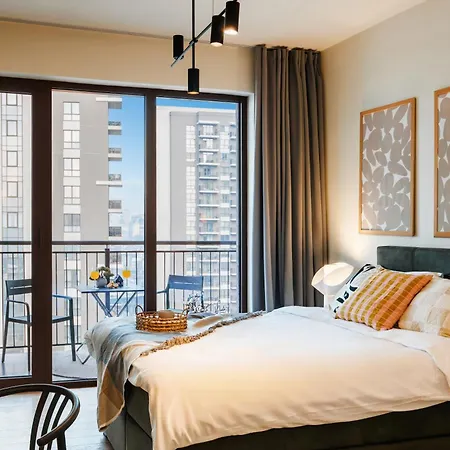 Wf Sky Charm With Terraces & Billiard アパート ベオグラード