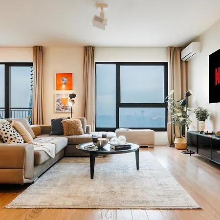 Wf Sky Charm With Terraces & Billiard アパート