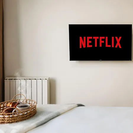 アパート Wf Sky Charm With Terraces & Billiard ベオグラード